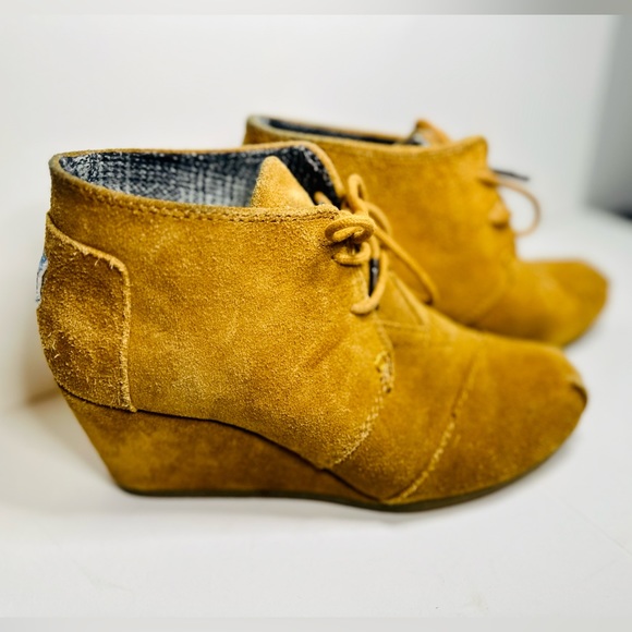 TOM'S Wedge Bootie Lace Up Suede Desert Chestnut SZ 6 EUC - Picture 5 of 13
